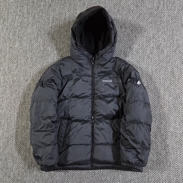 몽벨 mont-bell 블랙 리버시블 패딩
