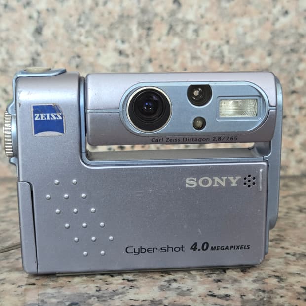 소니 F77A 레트로 디카