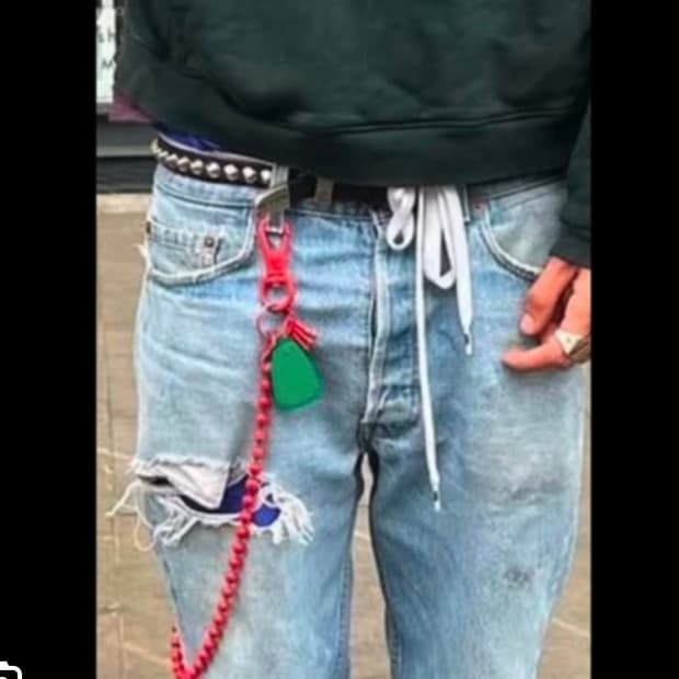 구매) 캐피탈 트러커 체인 레드 구합니다