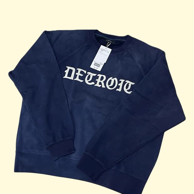 빔즈 프린팅 크롭 맨투맨 네이비