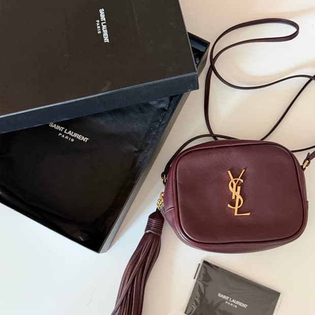 생 로랑 Saint Laurent 모노그램 태슬 블로거 미니 크로스백