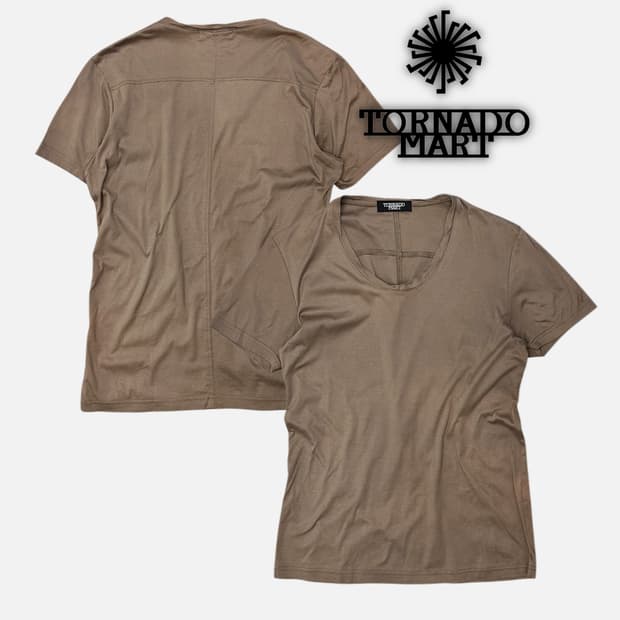 twist neck seam line t-shirt