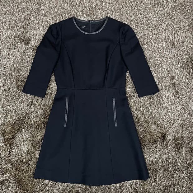 시슬리 SISLEY 블랙 A라인 미니 원피스 42