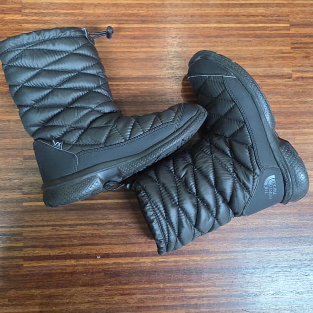 노스페이스 퀄팅 스트링 패딩부츠 240