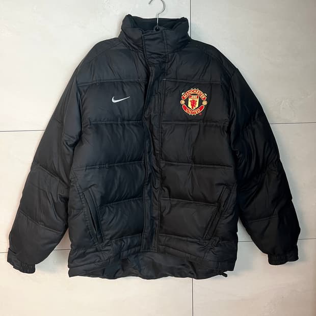 나이키 레트로 맨체스터 유나이티드 블랙 패딩 점퍼 [해외 S]