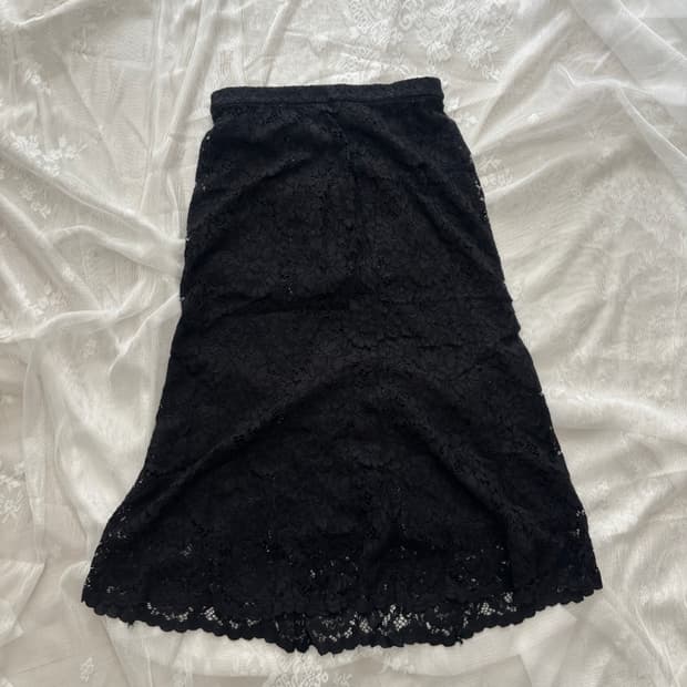 블랙 플로럴 레이스 스커트