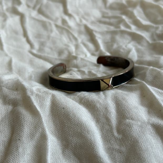 스터드 블랙 뱅글