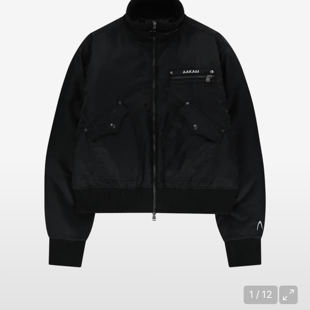 아캄 봄버 High-Neck Bomber Jacket (Black)