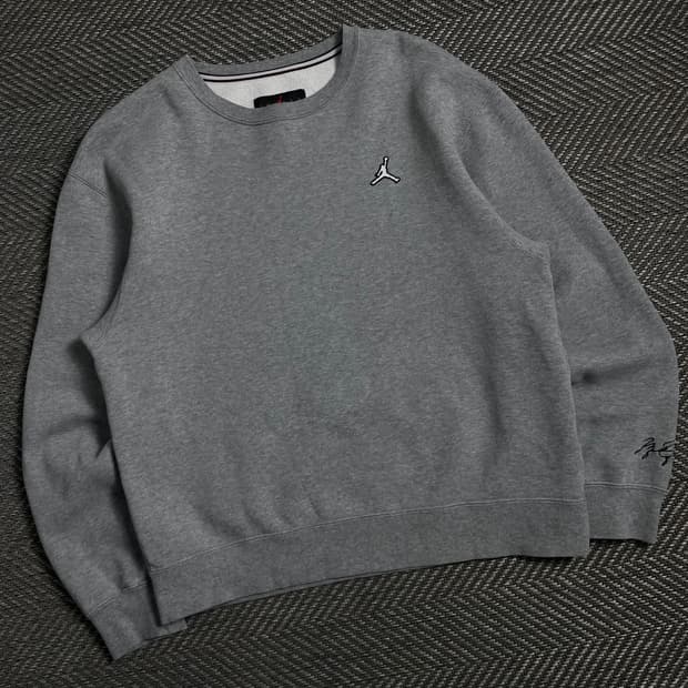 나이키 조던 에센셜 기모 스웻 맨투맨 그레이y 3977