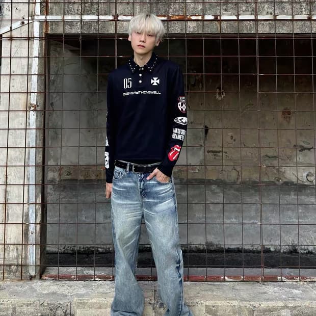 스터드 카라 패치 그래픽 슬림핏 카라 긴팔티