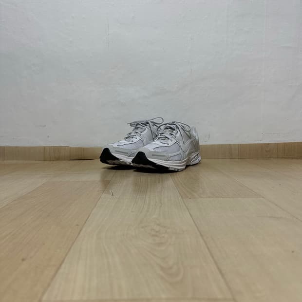 나이키 줌 보메로 SP 바스트 그레이