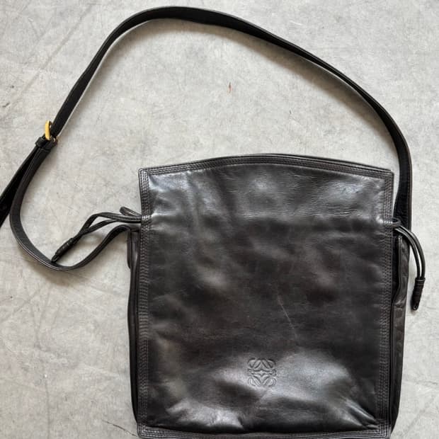 Loewe 로에베 블랙 플라멩코 아나그램 숄더백