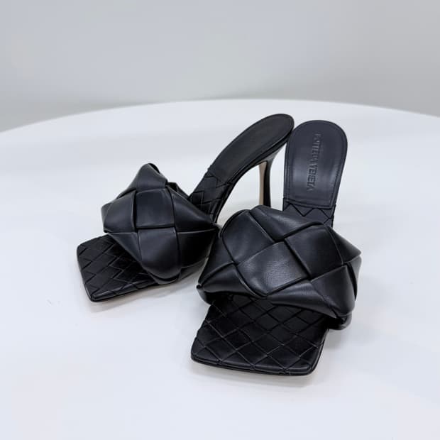[S급/240] 보테가 베네타 인트레치아토 리도 슬리퍼 샌들힐 블랙