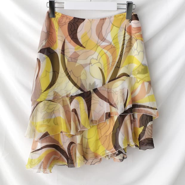 unbalanced pattern skirt