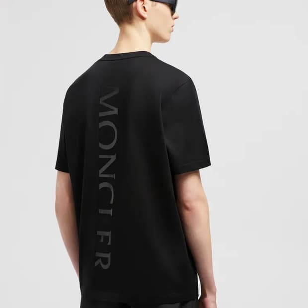 몽클레르 블랙와펜 버티칼 로고 티셔츠 