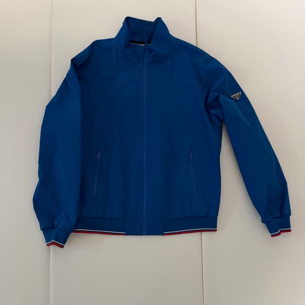 프라다 나일론 봄버 자켓 50사이즈