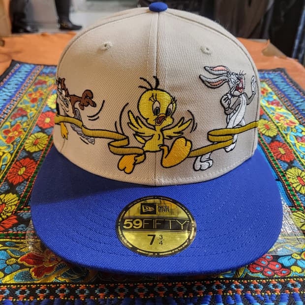 뉴에라 루니툰스 59FIETY 바이저캡