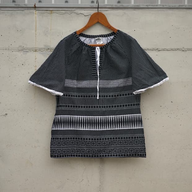 70s 유럽 도트 패턴 페전트 블라우스