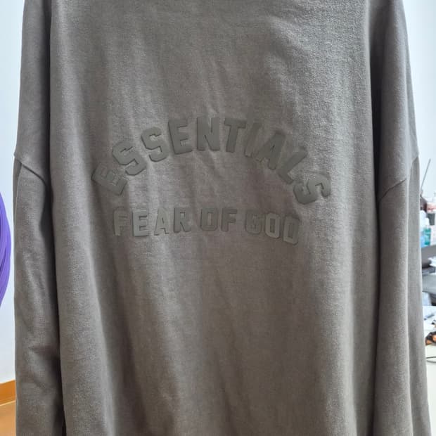 Essentials fear of God 맨투맨