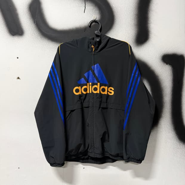 아디다스 올드스쿨 빅 프린팅 삼선 라인 디테일 후드 윈드브레이커 자켓