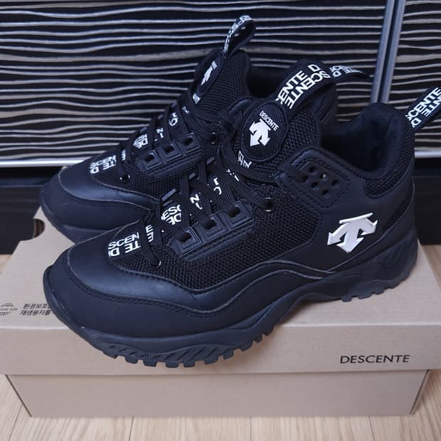 DESCENTE 데상트 터보 블랙라벨 스니커즈, 운동화