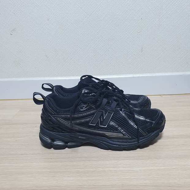 뉴발란스 1906R 블랙 운동화 270