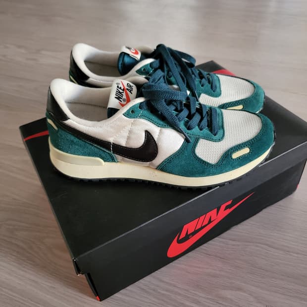 나이키 빈티지 볼텍스(230)