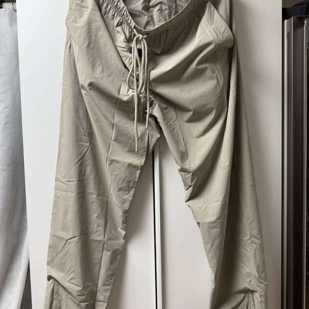 Fear of God Essentials 트랙팬츠