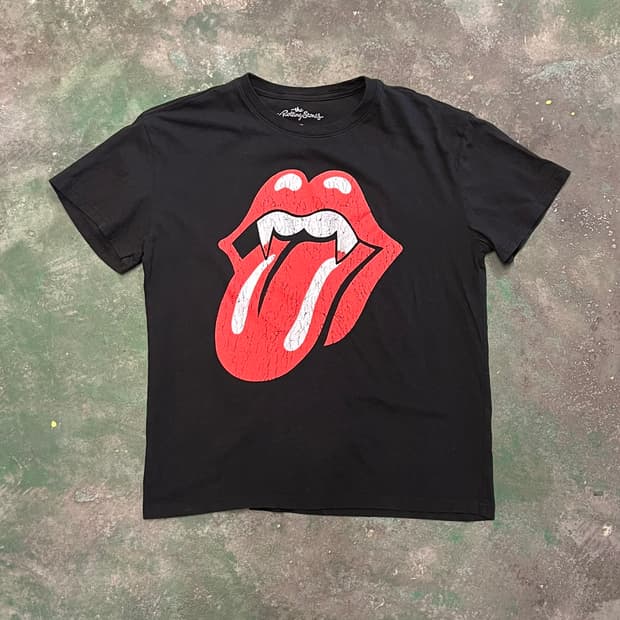 [95] 롤링스톤즈 뱀파이어 텅 로고 백프린트 밴드 반팔 티셔츠