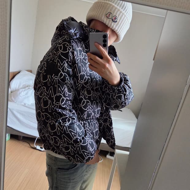 몽클레어 로고 패턴 패딩 2사이즈 정품