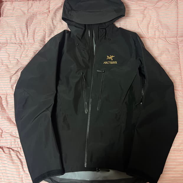 아크테릭스 알파 SV 자켓 블랙 M