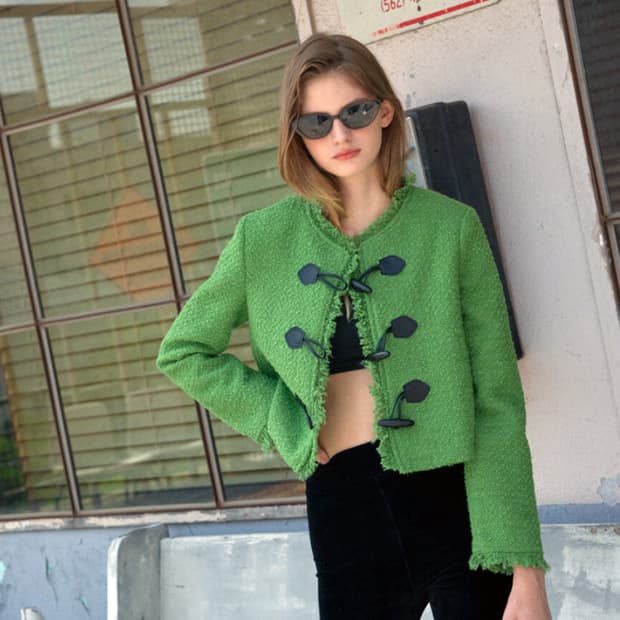 320쇼룸(320SHOWROOM) 토글버튼 프린지 트위드자켓 55