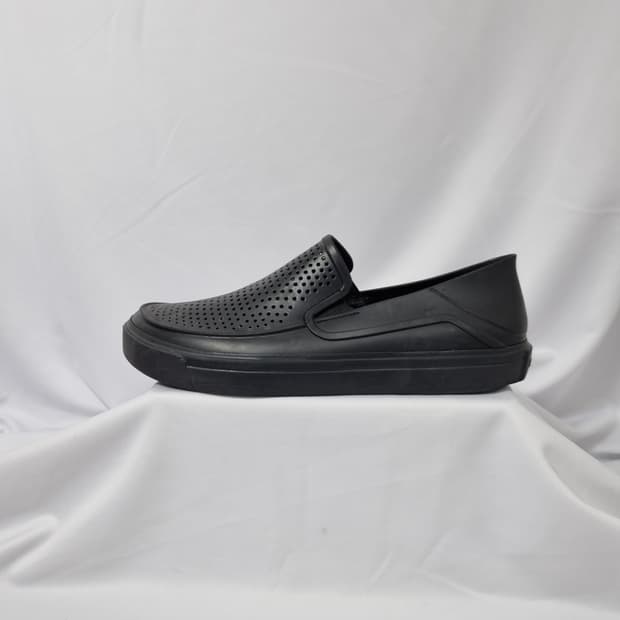 m9 270 크록스 시티 레인 로카 슬립온 블랙