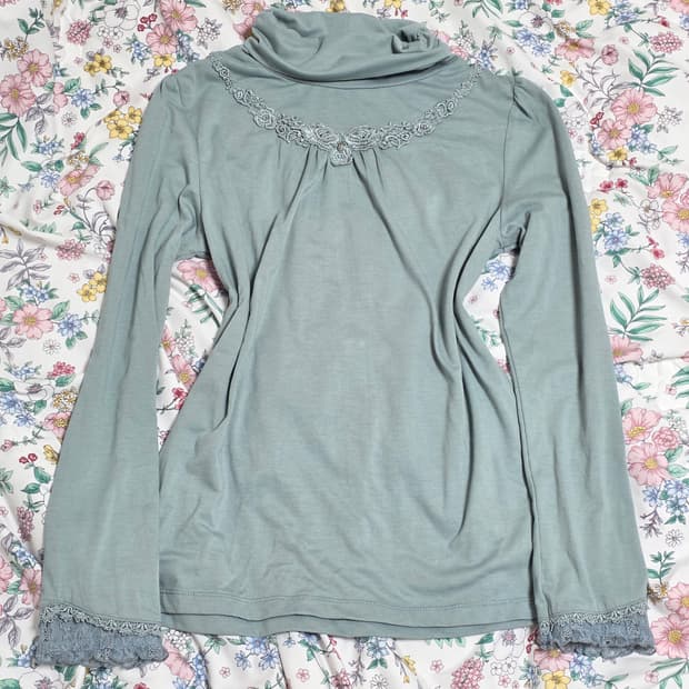 엑시즈팜 일본빈티지)양산형 민트그린모리걸 레이스 큐빅 폴라긴팔티셔츠