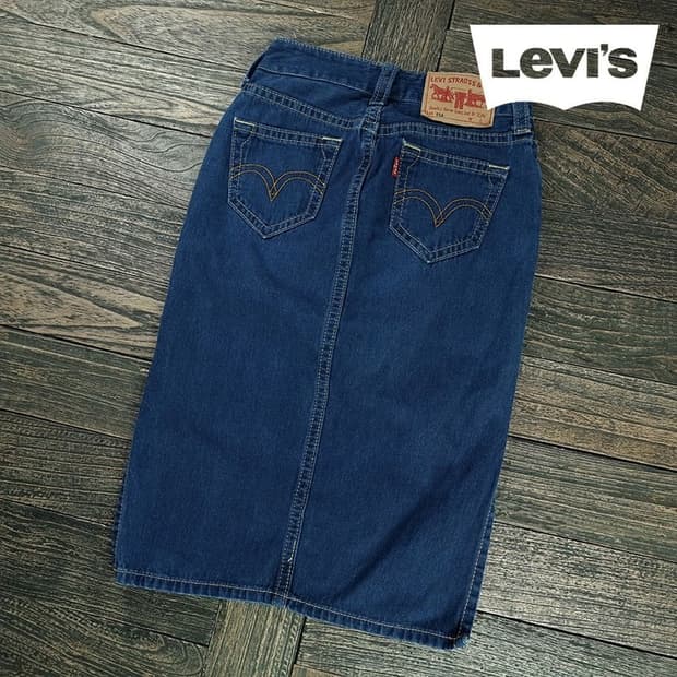 [리바이스] 로우라이즈 데님 롱 스커트 M19543