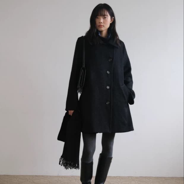 더버터크림 클래식 울 하프 코트 블랙 (정가 329,000원)