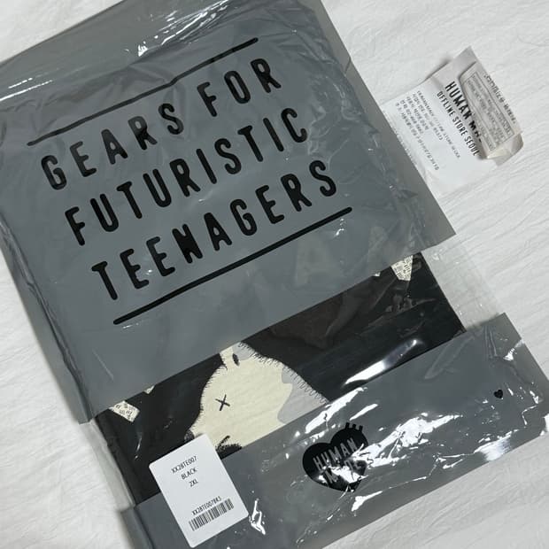 (미개봉 새상품)휴먼메이드 카우스 서울스토어 한정 티셔츠 2XL(네고x)