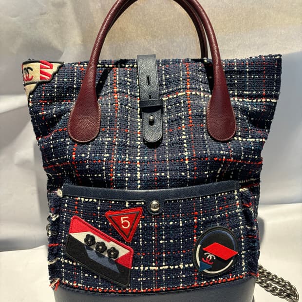 Chanel Tweed Trip Crest Bowling Bag/ 샤넬