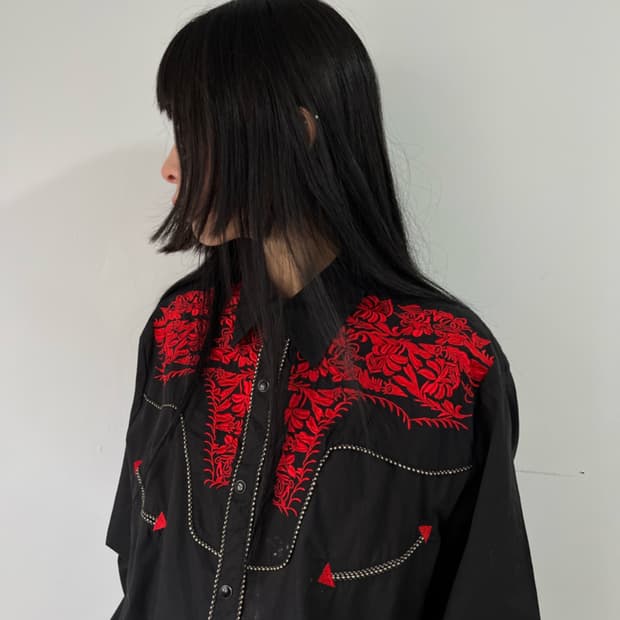 자수 디테일 웨스턴 셔츠