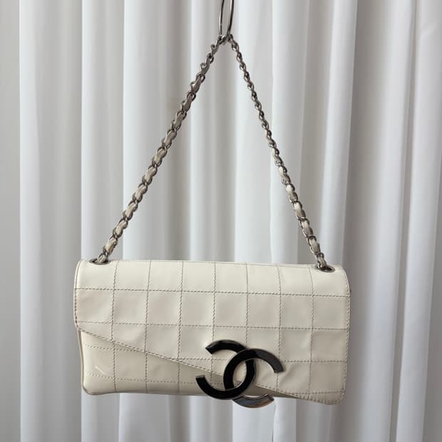 샤넬 다이아고날 CC 이스트웨스트 초콜렛바 플랩백