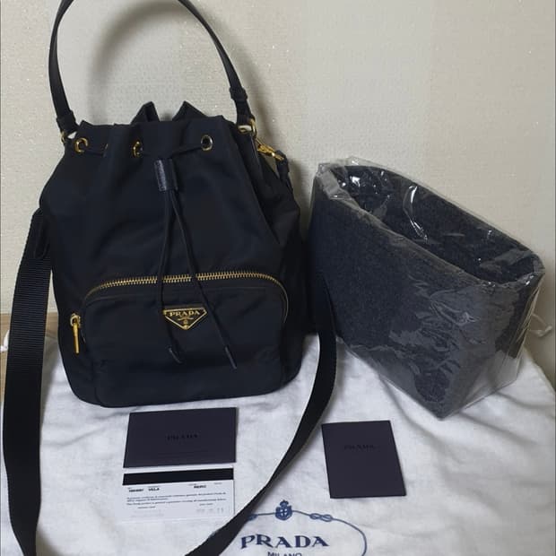 프라다 버킷백 라지 크로스백/숄더백 정품A급(보증서O)