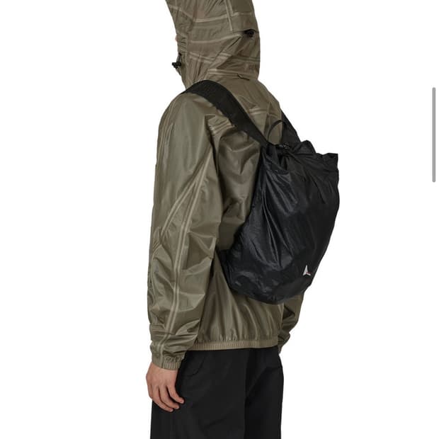 로아 바피 15L 립스탑 패커블 백팩 블랙