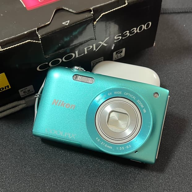 뉴진스 디카 희귀 색상 니콘 쿨픽스 S3300 작례o