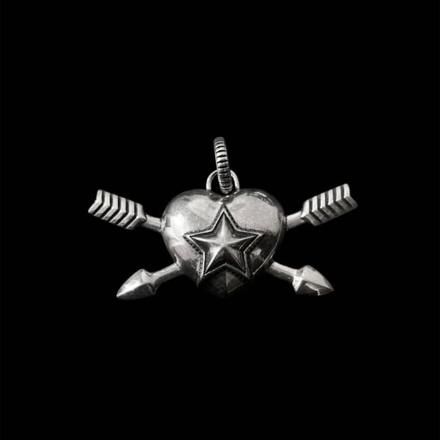 코디샌더슨 하트 애로우 펜던트