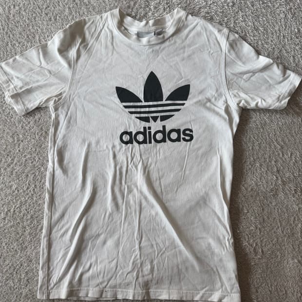 아디다스 화이트 반팔