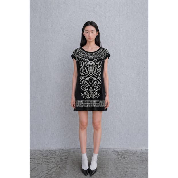 자수 흑색 원피스