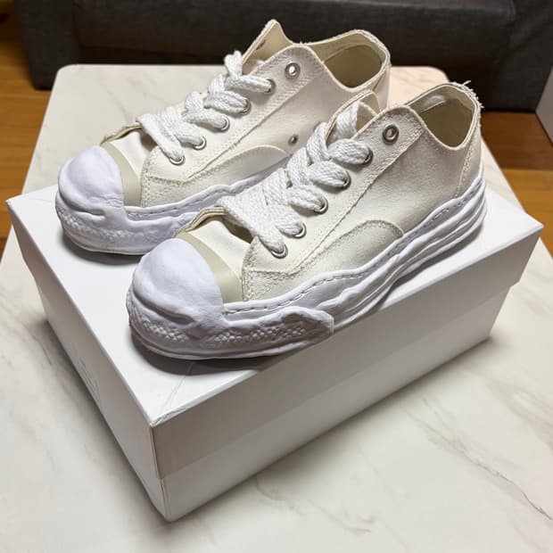 메종 미하라 로우탑 스니커즈