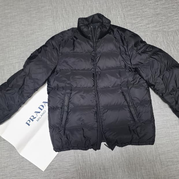 프라다 패딩 sgy091 블랙 숏패딩 56 사이즈