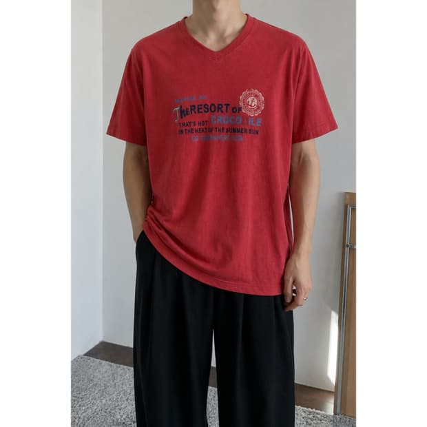 레드 반팔 티셔츠