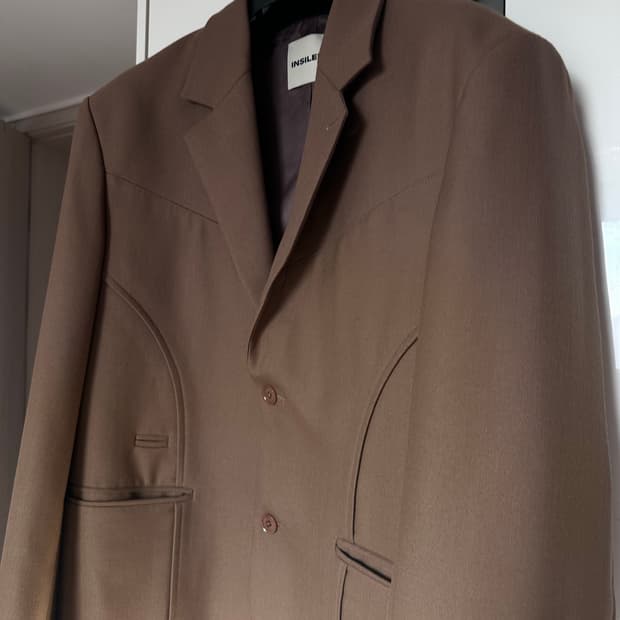 인사일런스 블레이저